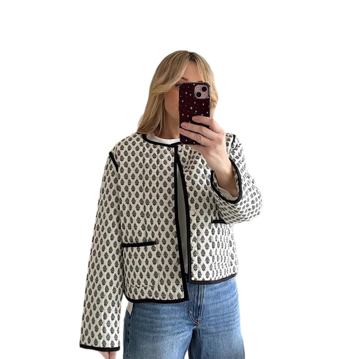 Damernas modefyllda quiltjacka med kontrasterande accenter Mirla-Eva Jonsson