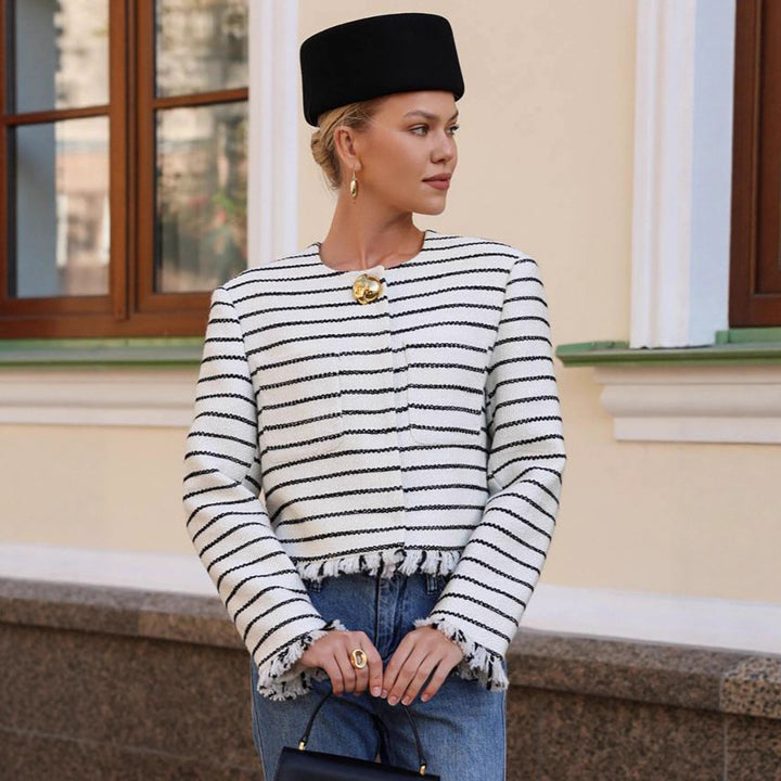Damernas modejacka med fransiga avslutningar och randigt mönster Mirla-Eva Jonsson