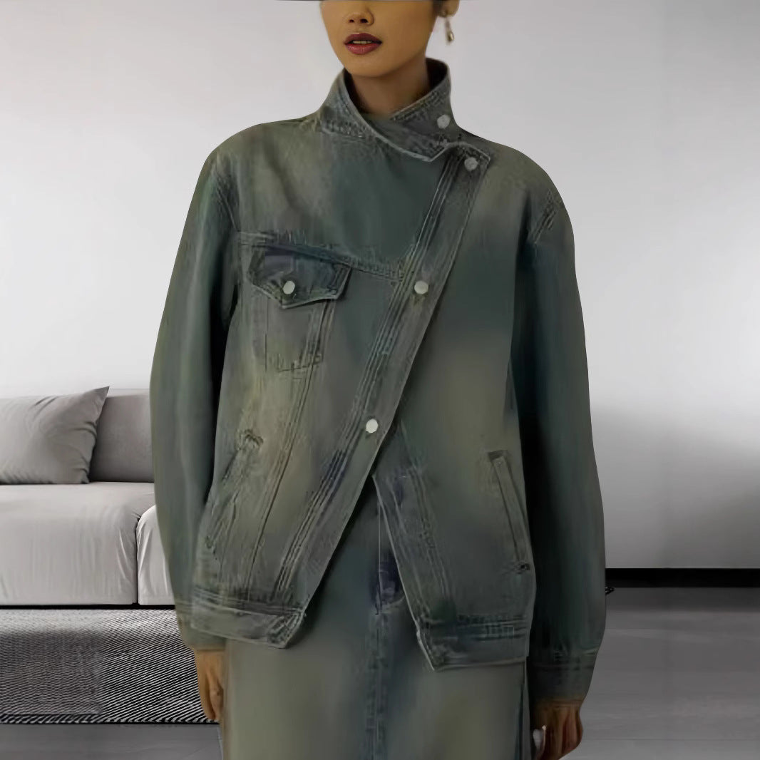 Damernas modejeansjacka med asymmetrisk skärning Mirla-Eva Jonsson