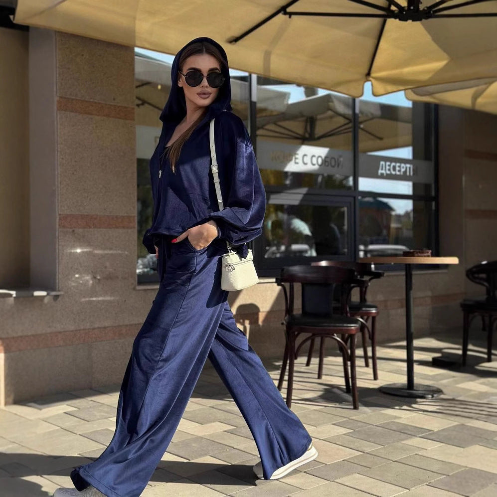 Damernas modekombinerbara fritidsset med cropped topp och mjuk jacka Eva Jonsson-Eva Jonsson