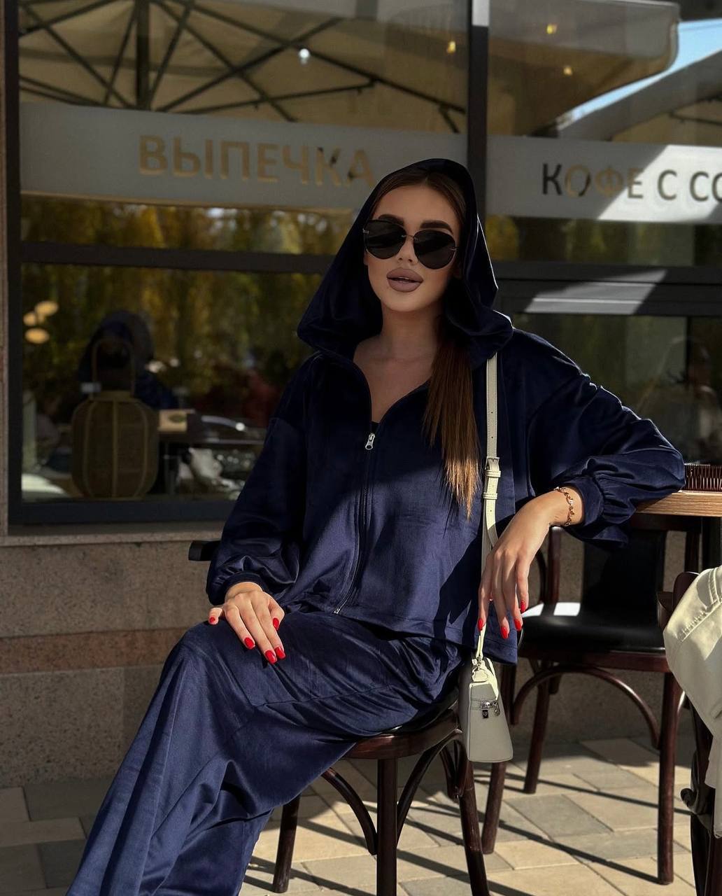 Damernas modekombinerbara fritidsset med cropped topp och mjuk jacka Eva Jonsson-Eva Jonsson