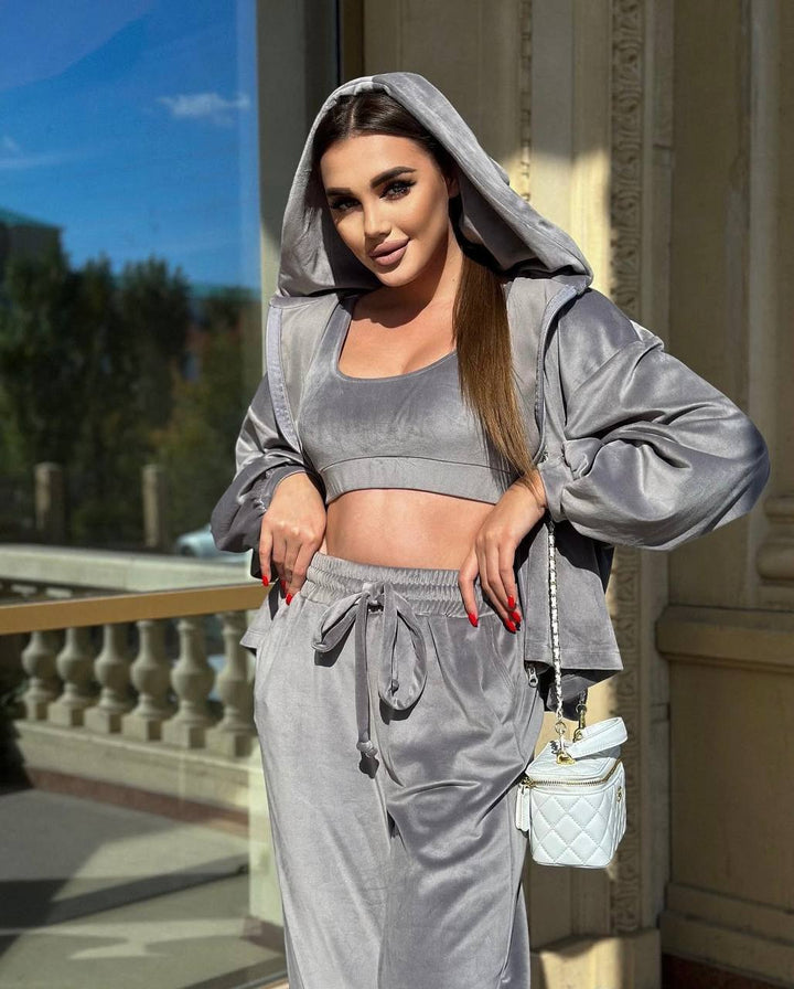 Damernas modekombinerbara fritidsset med cropped topp och mjuk jacka Eva Jonsson-Eva Jonsson