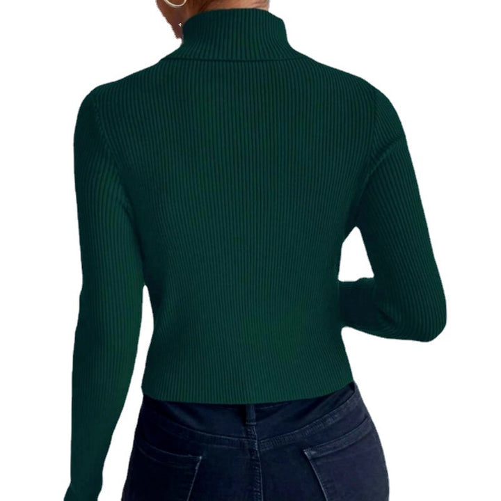 Damernas moderiktiga högkragig stickad topp med cut-out-detaljer Mirla-Eva Jonsson