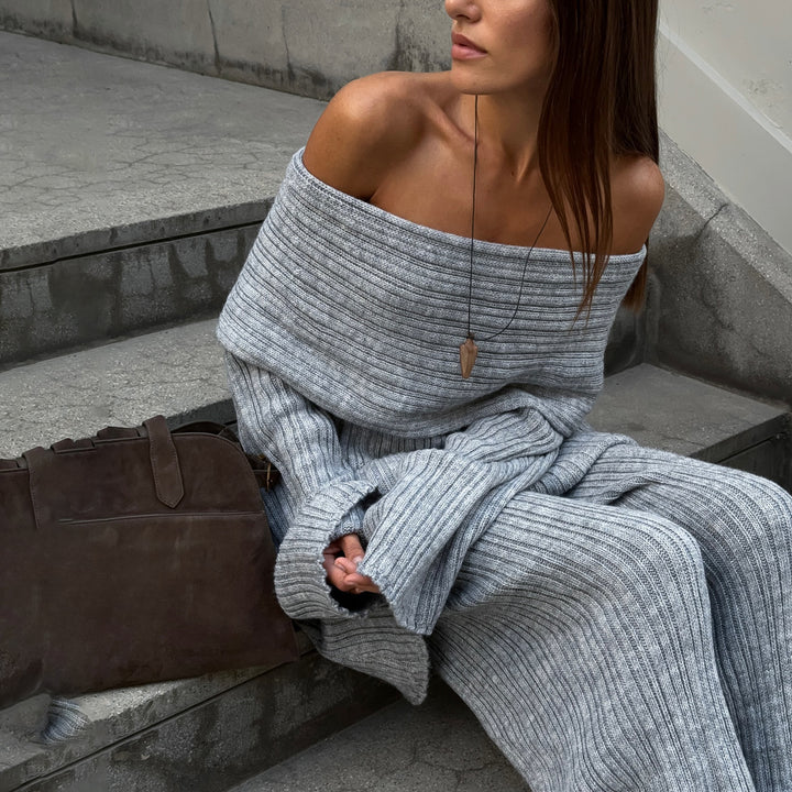 Damernas moderiktiga stickad ensemble med off-shoulder topp och vida byxor Mirla-Eva Jonsson