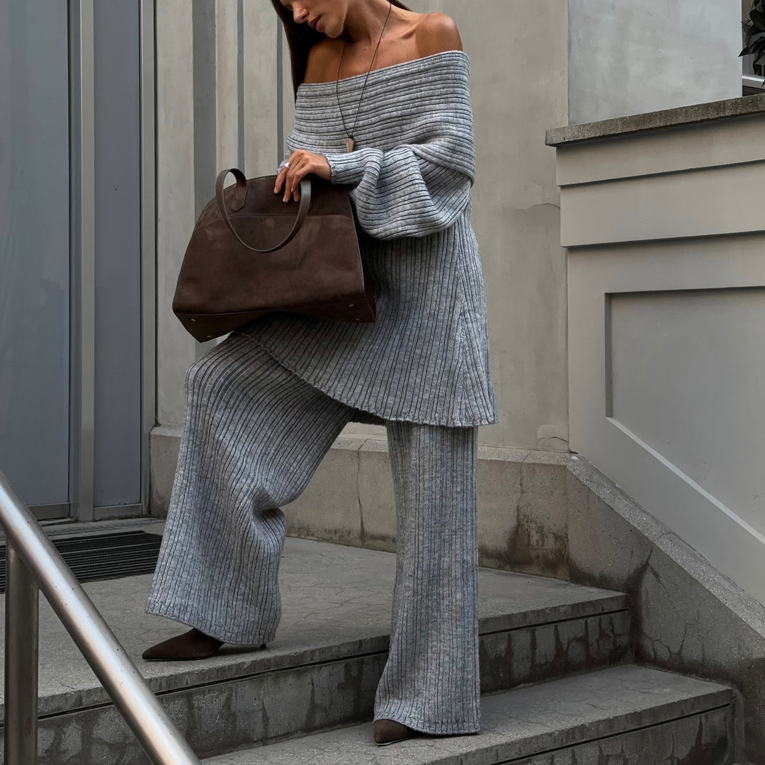 Damernas moderiktiga stickad ensemble med off-shoulder topp och vida byxor Mirla-Eva Jonsson