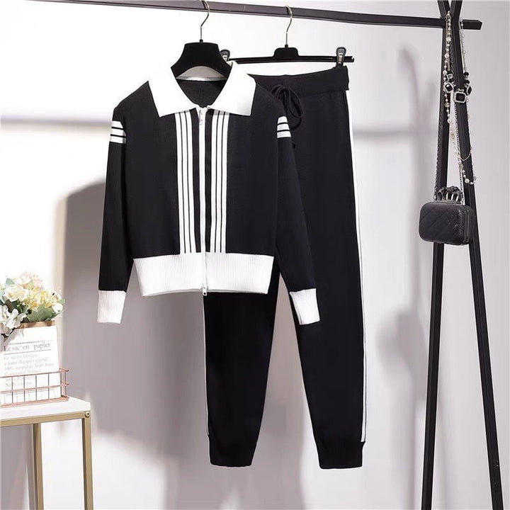 Damernas moderiktiga stickade loungewear-set med dragkedja och sportiga detaljer Mirla-Eva Jonsson