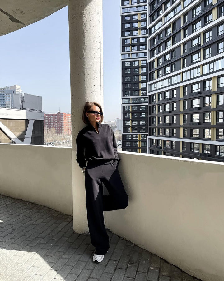 Damernas moderiktiga sweatshirt med V-ringning och optimerad passform Eva Jonsson-Eva Jonsson