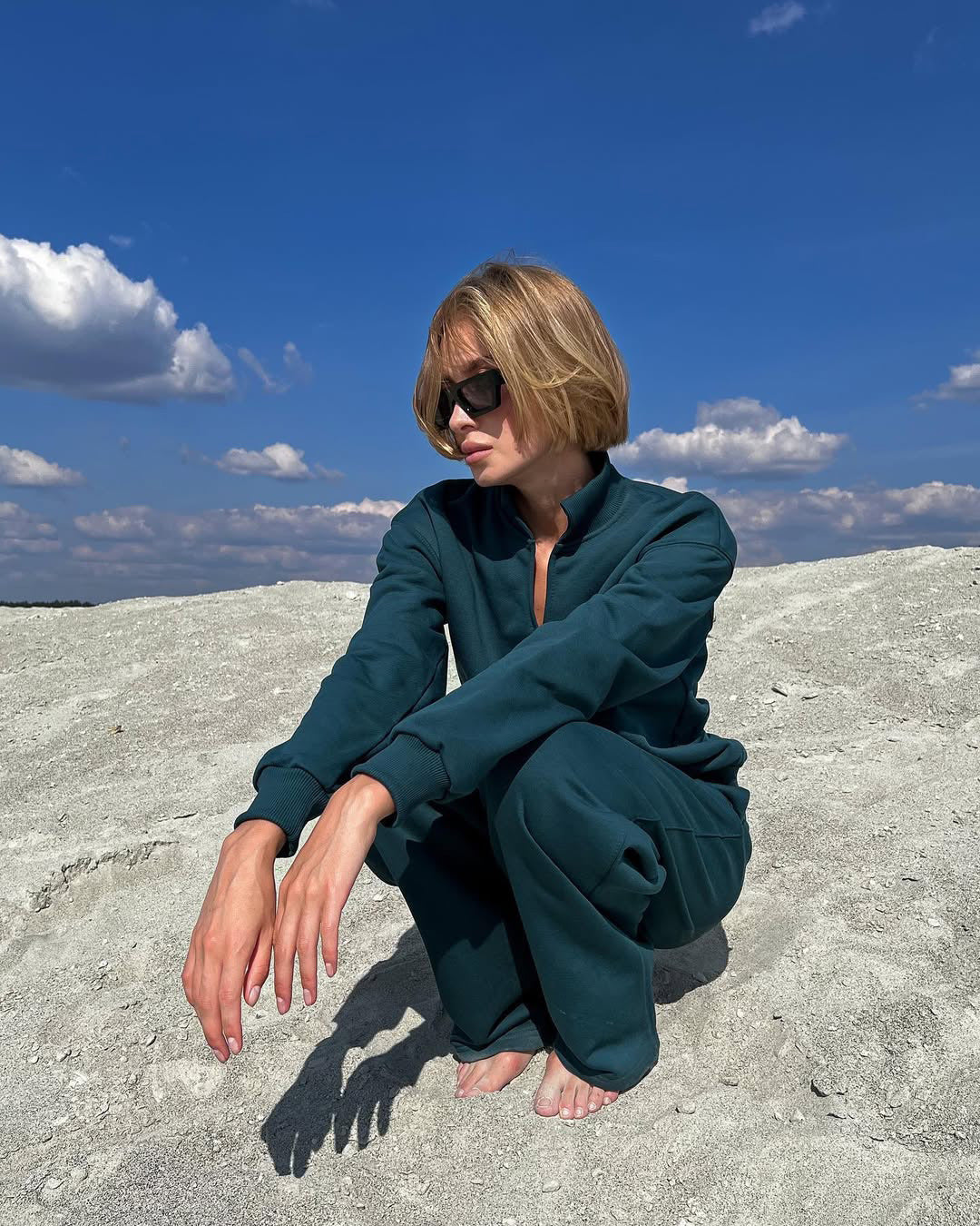 Damernas moderiktiga sweatshirt med V-ringning och optimerad passform Eva Jonsson-Eva Jonsson