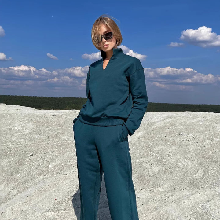 Damernas moderiktiga sweatshirt med V-ringning och optimerad passform Eva Jonsson-Eva Jonsson