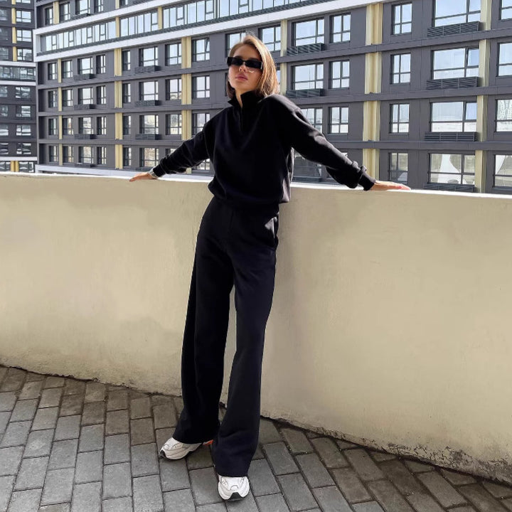 Damernas moderiktiga sweatshirt med V-ringning och optimerad passform Mirla-Eva Jonsson