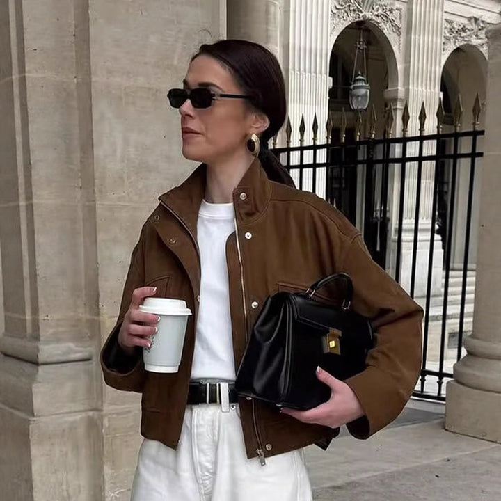 Damernas moderna Relaxed-Fit-jacka med påsydda fickor och ståkrage Mirla-Eva Jonsson