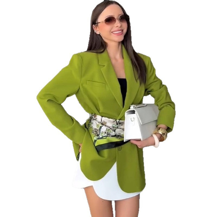 Damernas moderna blazer med bältesdetaljer Mirla-Eva Jonsson
