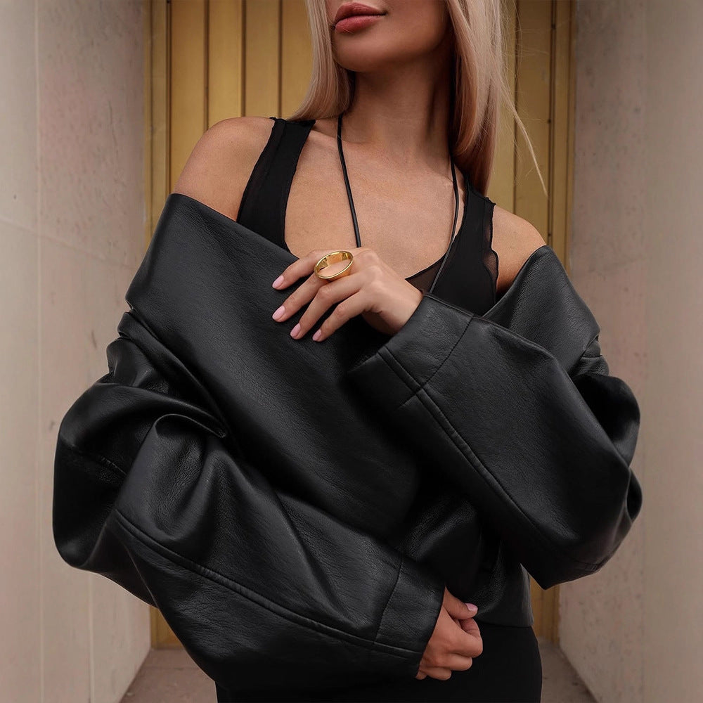 Damernas moderna cropped jacka med oversized snitt Mirla-Eva Jonsson
