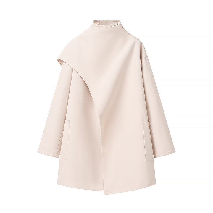 Damernas moderna oversized jacka med asymmetrisk krage Mirla-Eva Jonsson