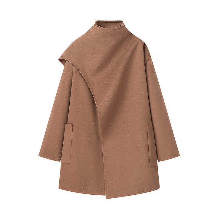Damernas moderna oversized jacka med asymmetrisk krage Mirla-Eva Jonsson