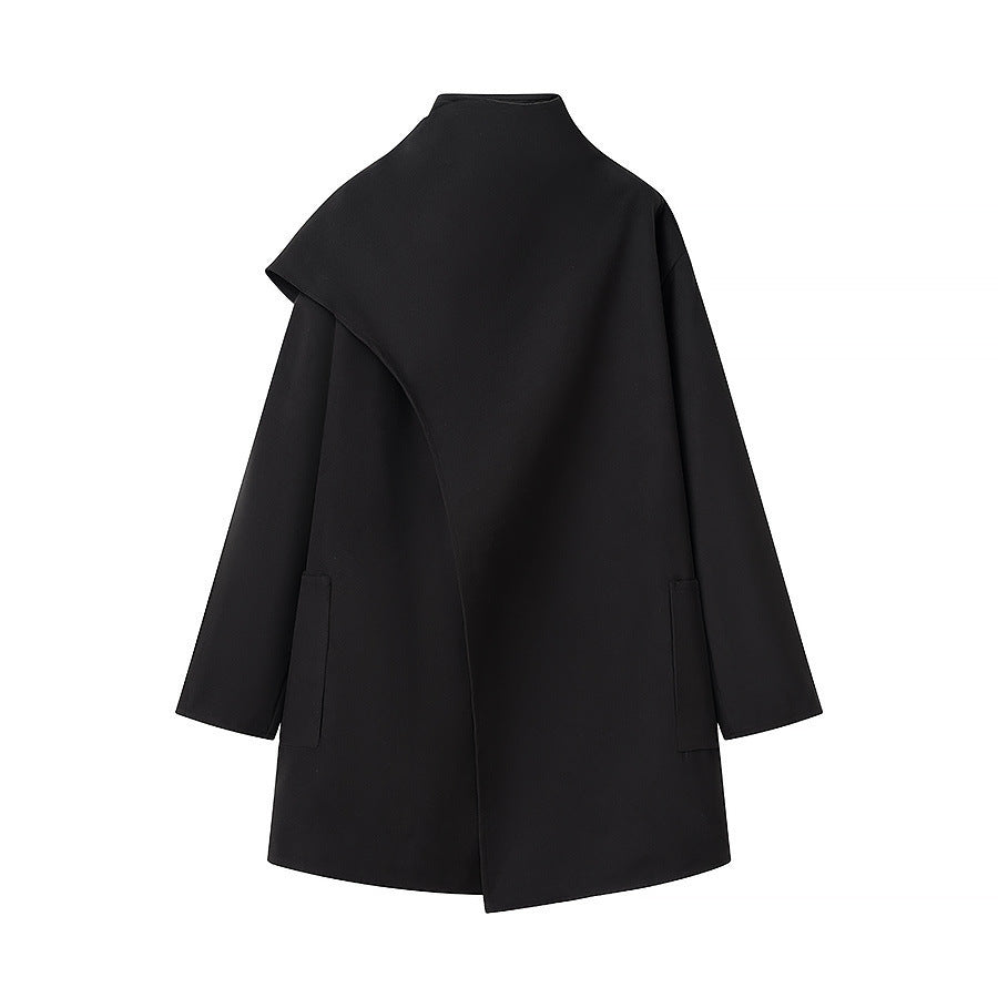 Damernas moderna oversized jacka med asymmetrisk krage Mirla-Eva Jonsson