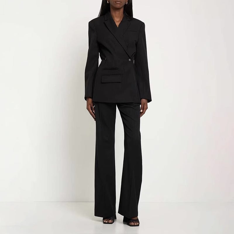 Damernas moderna snittblazer med asymmetrisk design Mirla-Eva Jonsson