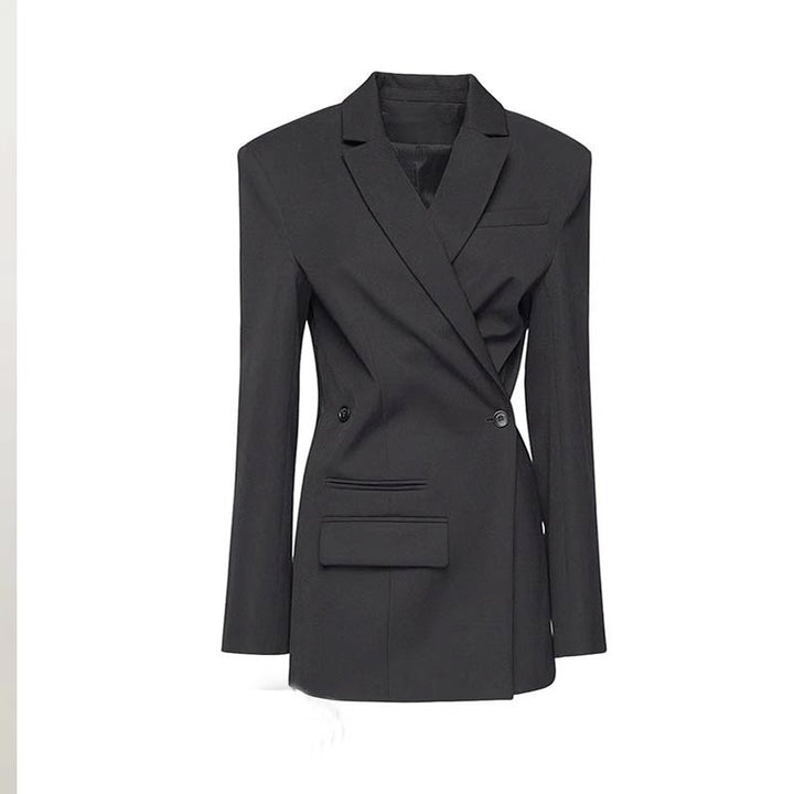 Damernas moderna snittblazer med asymmetrisk design Mirla-Eva Jonsson