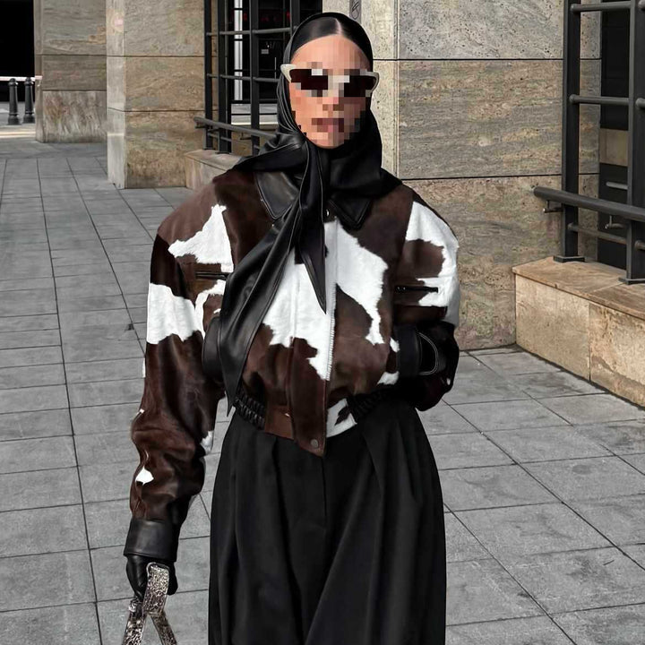 Damernas modetrend cropped bikerjacka med konstläderdetaljer Mirla-Eva Jonsson