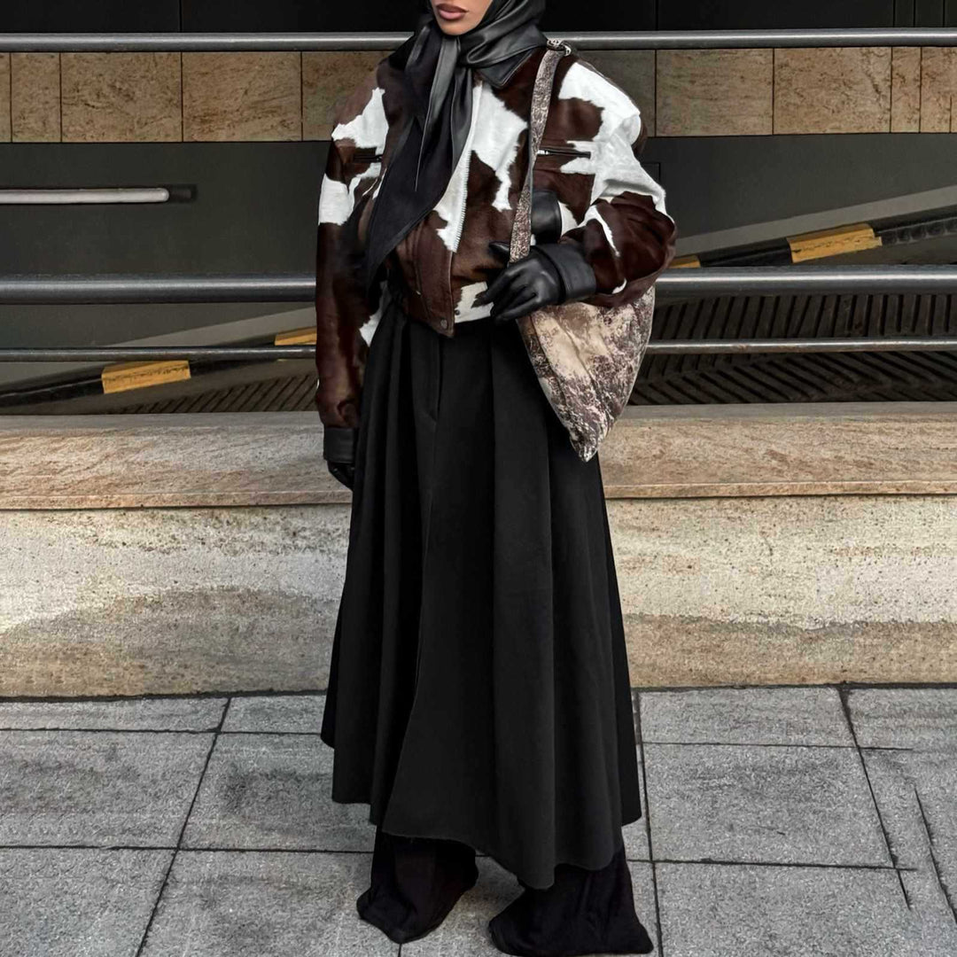 Damernas modetrend cropped bikerjacka med konstläderdetaljer Mirla-Eva Jonsson