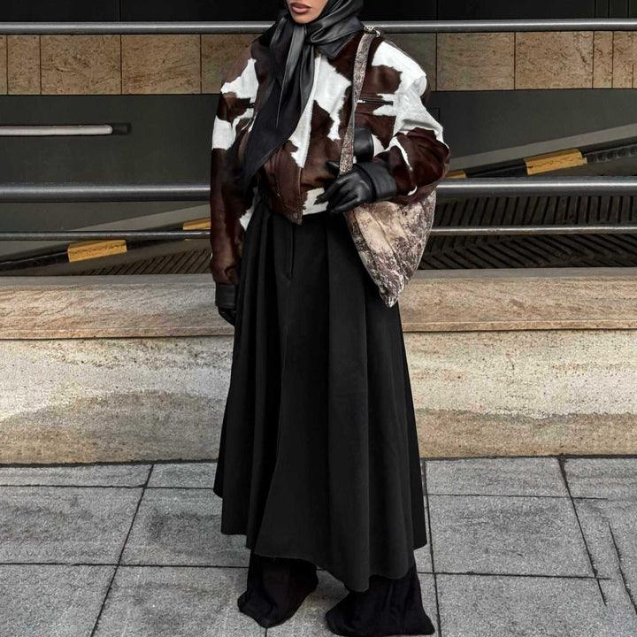 Damernas modetrend cropped bikerjacka med konstläderdetaljer Mirla-Eva Jonsson
