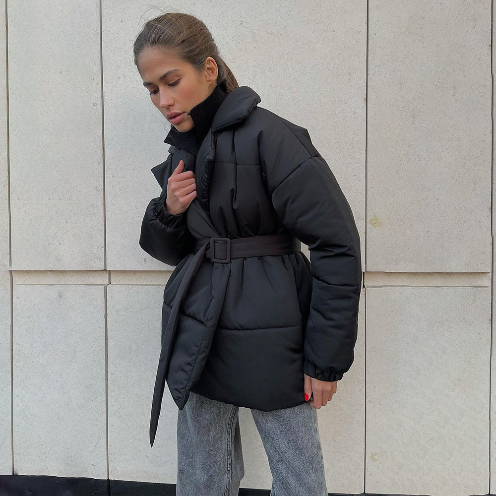 Damernas modetrendiga quiltade övergångsjacka med bälte Mirla-Eva Jonsson