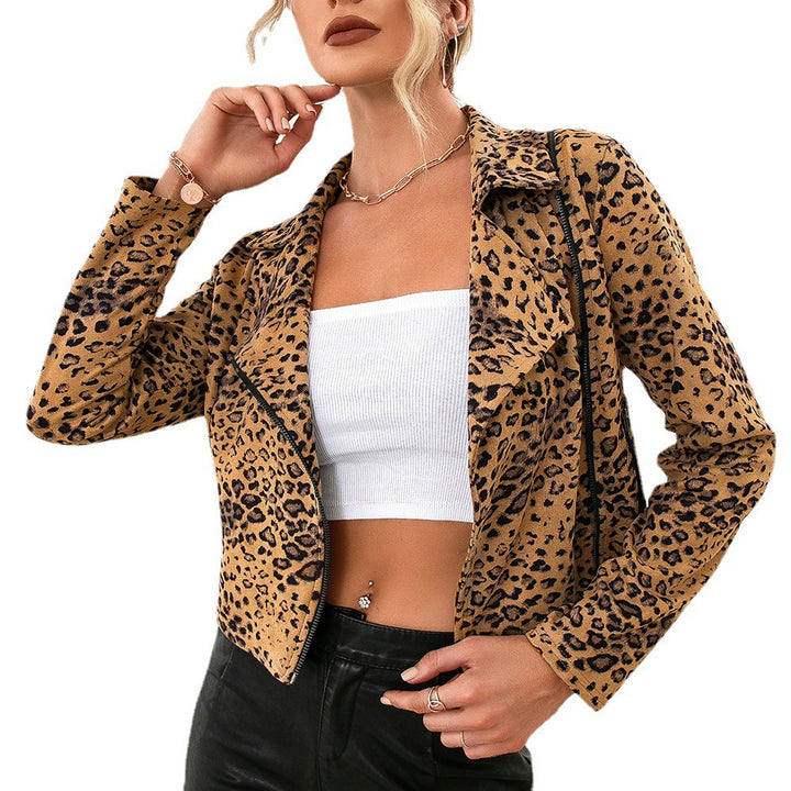 Damernas modiga bikerjacka med leopardmönster och stilig slag Eva Jonsson-Eva Jonsson