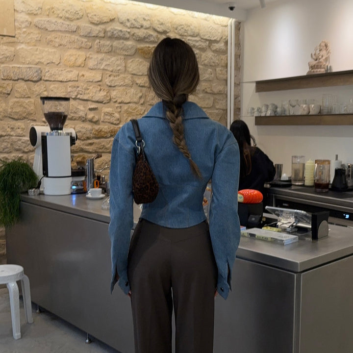 Damernas modiga denimjacka med stilig ståkrage och dragkedja Eva Jonsson-Eva Jonsson