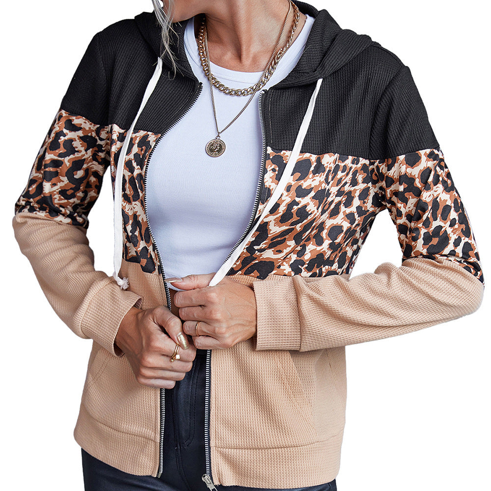 Damernas modiga hoodie med djurtryck och kontrasterande ärmar Eva Jonsson-Eva Jonsson