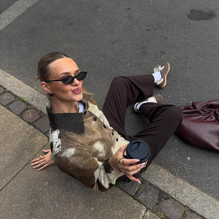 Damernas modiga jacka med djurdesign och elegant skärning Mirla-Eva Jonsson