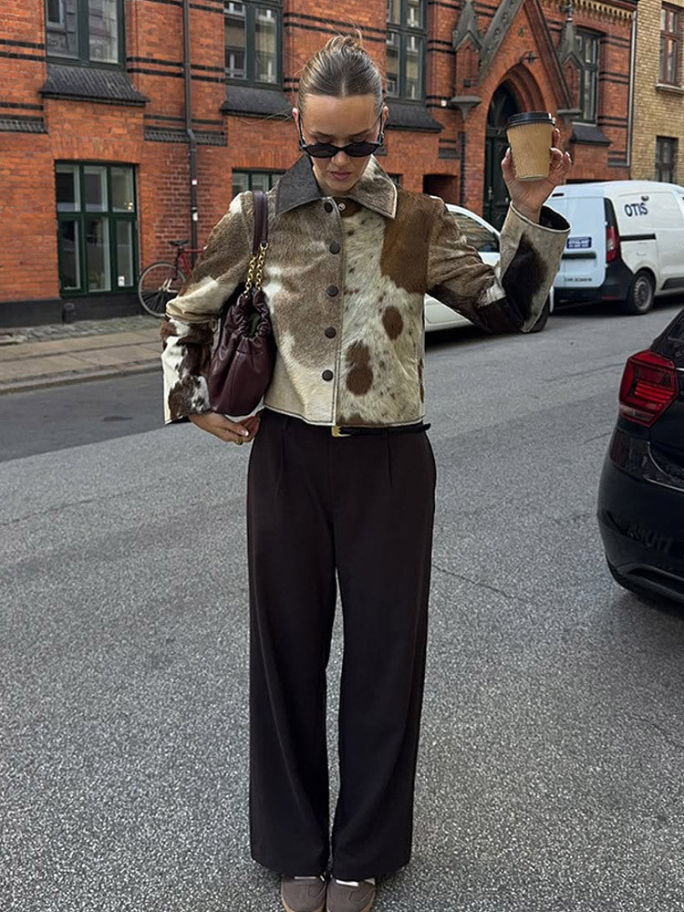 Damernas modiga jacka med djurdesign och elegant skärning Mirla-Eva Jonsson