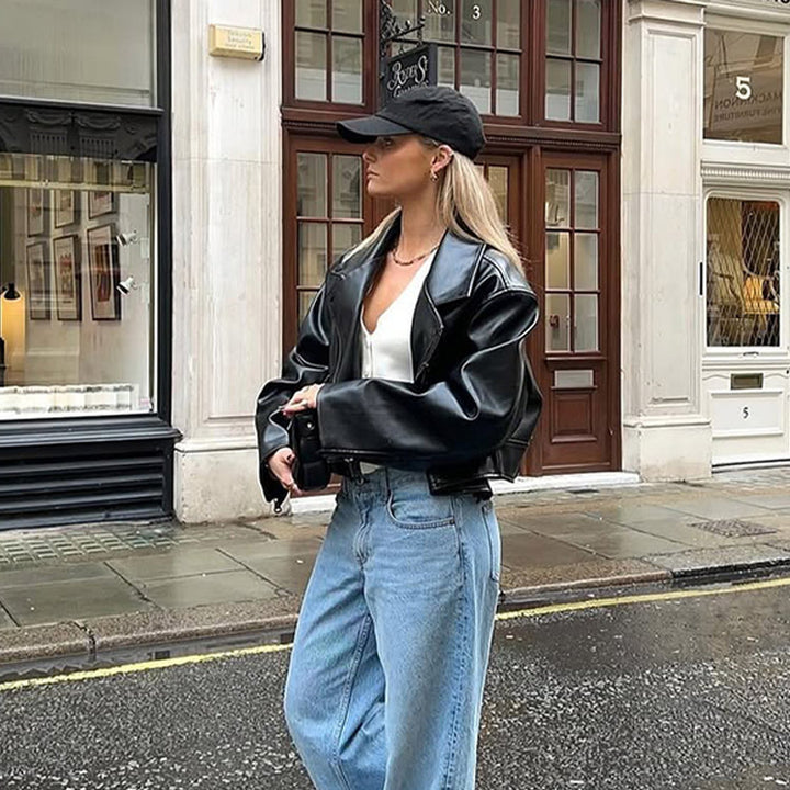 Damernas modiga konstläderjacka med oversized snitt Mirla-Eva Jonsson