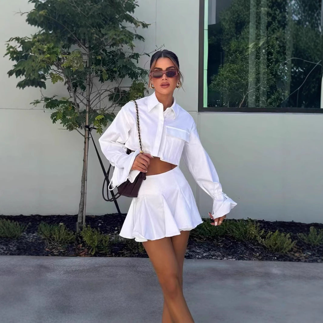 Damernas modiga kortärmad set i flödande material med cropped blus och vid svängande kjol Mirla-Eva Jonsson