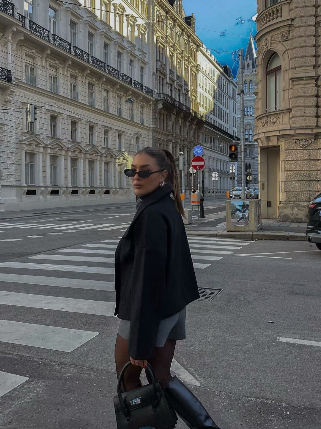 Damernas modiga oversized-jacka med dubbel knapplist och bred passform Mirla-Eva Jonsson