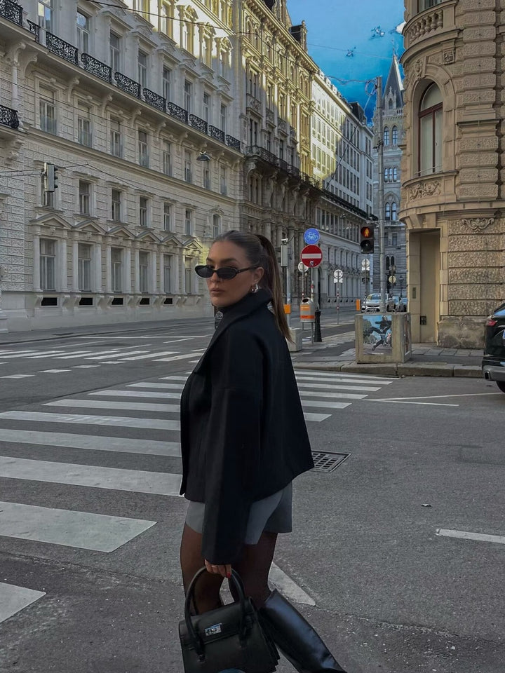 Damernas modiga oversized-jacka med dubbel knapplist och bred passform Mirla-Eva Jonsson