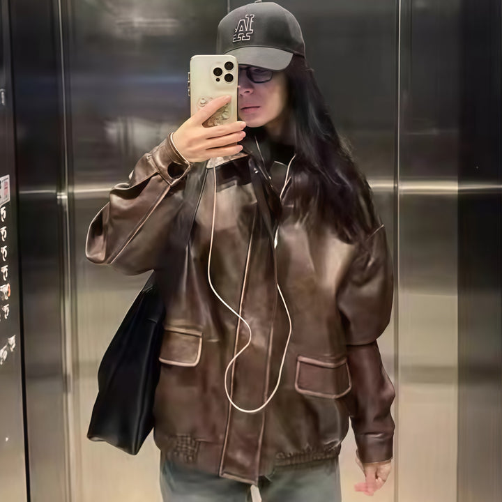 Damernas modiga oversized läderjacka med strukturerad design Mirla-Eva Jonsson