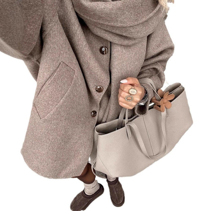 Damernas modiga ulljacka med oversized snitt och elegant revers Mirla-Eva Jonsson