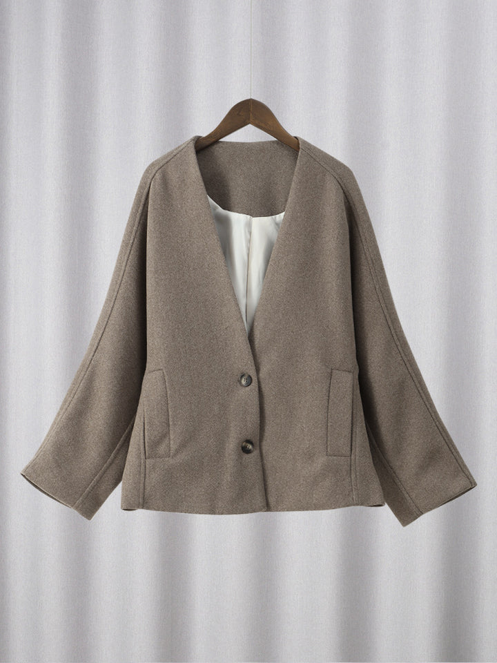 Damernas modiga ulljacka med oversized snitt och elegant revers Mirla-Eva Jonsson