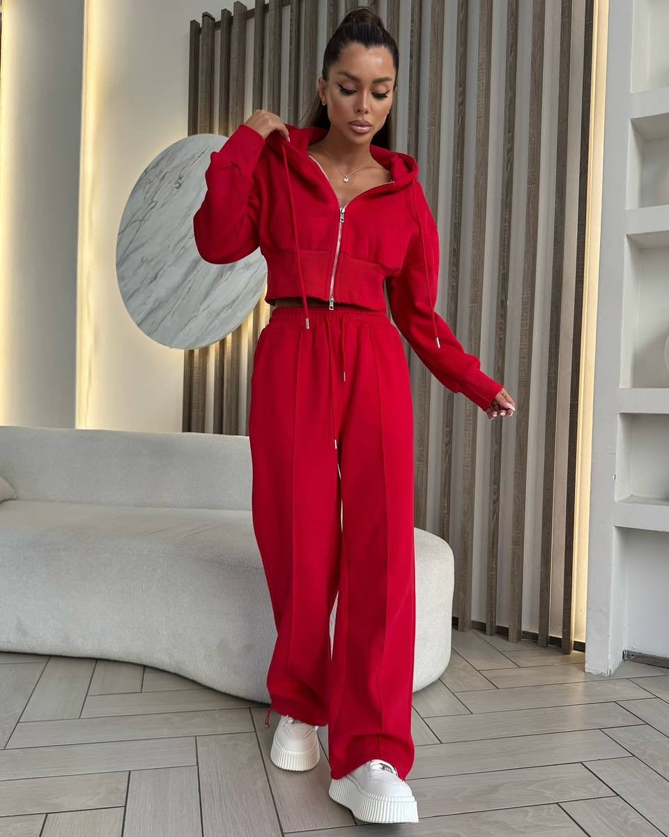 Damernas modiga zip-hoodie och vida byxor Mirla-Eva Jonsson