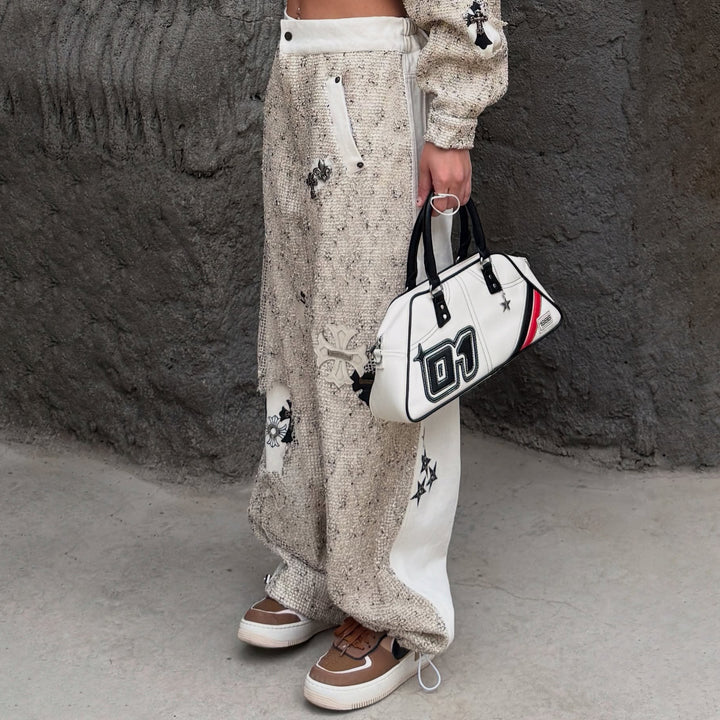 Damernas modiska cropped jacka med unika applikationer Mirla-Eva Jonsson
