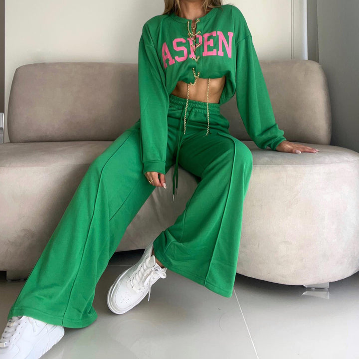 Damernas modiska loungwear-set med vida byxor och cropped topp Mirla-Eva Jonsson