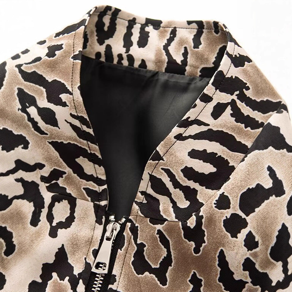 Damernas modiska mockajacka i leopardmönster Mirla-Eva Jonsson