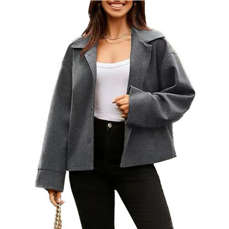 Damernas modiska oversized-jacka i högkvalitativt material Mirla-Eva Jonsson