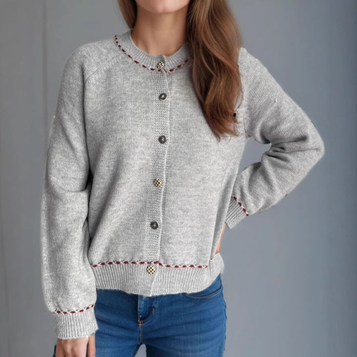 Damernas mysiga cardigan med dekorativa knappar Mirla-Eva Jonsson