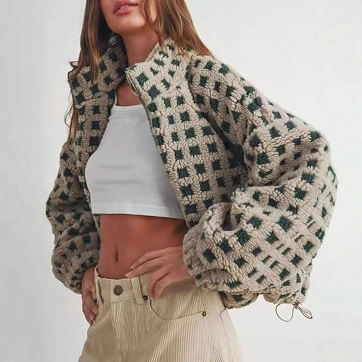 Damernas mysiga fleecejacka i modern rutdesign Mirla-Eva Jonsson
