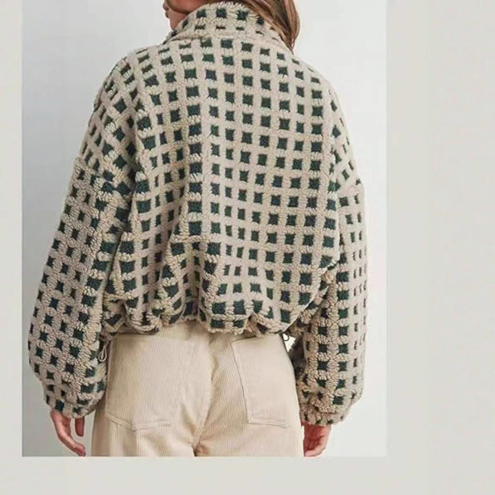 Damernas mysiga fleecejacka i modern rutdesign Mirla-Eva Jonsson