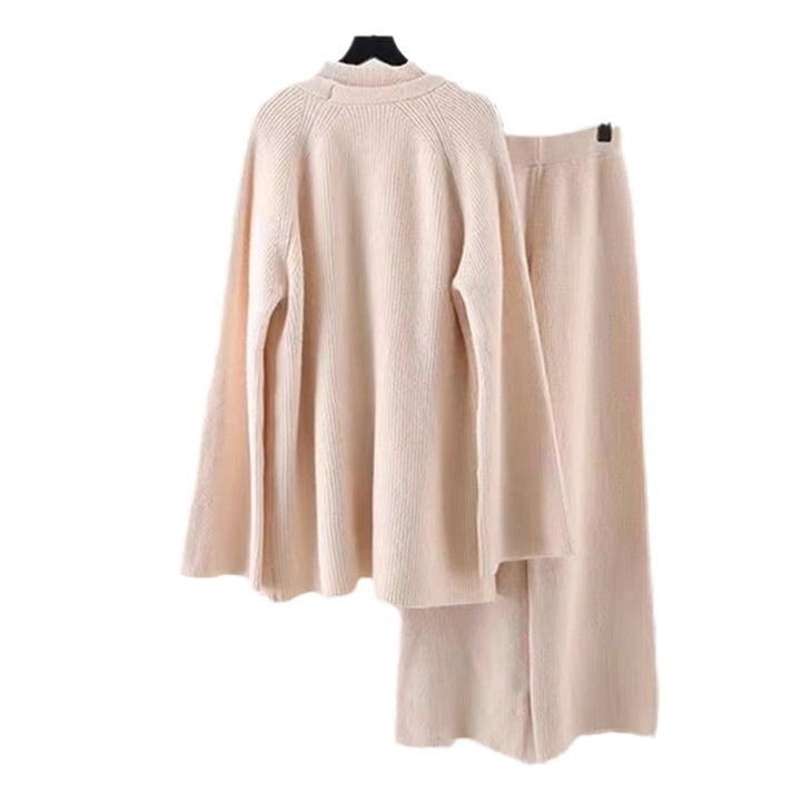 Damernas mysiga stickad ensemble med vid cardigan och bekväma byxor Mirla-Eva Jonsson