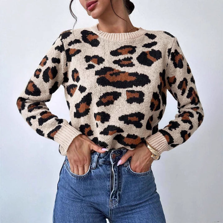 Damernas mysiga stickad tröja med leopardsmönster och överlappande axlar Eva Jonsson-Eva Jonsson