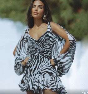 Damernas omlottklänning med flödande ärmar och leopardmönster Mirla-Eva Jonsson