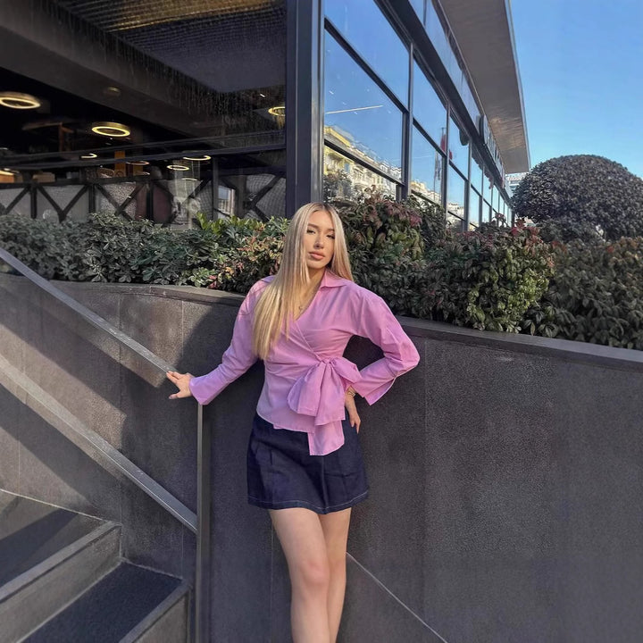 Damernas omslag blus med bindband och elegant krage Mirla-Eva Jonsson